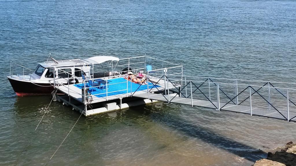 Delta Pontoon Hotel Mahmudia Eksteriør billede