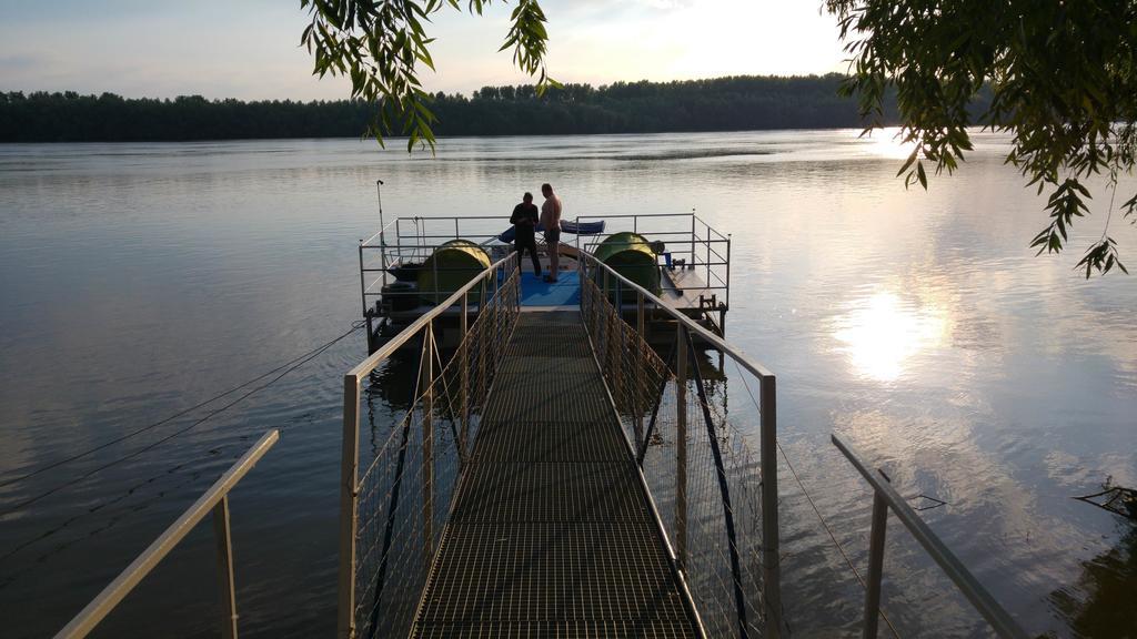 Delta Pontoon Hotel Mahmudia Eksteriør billede