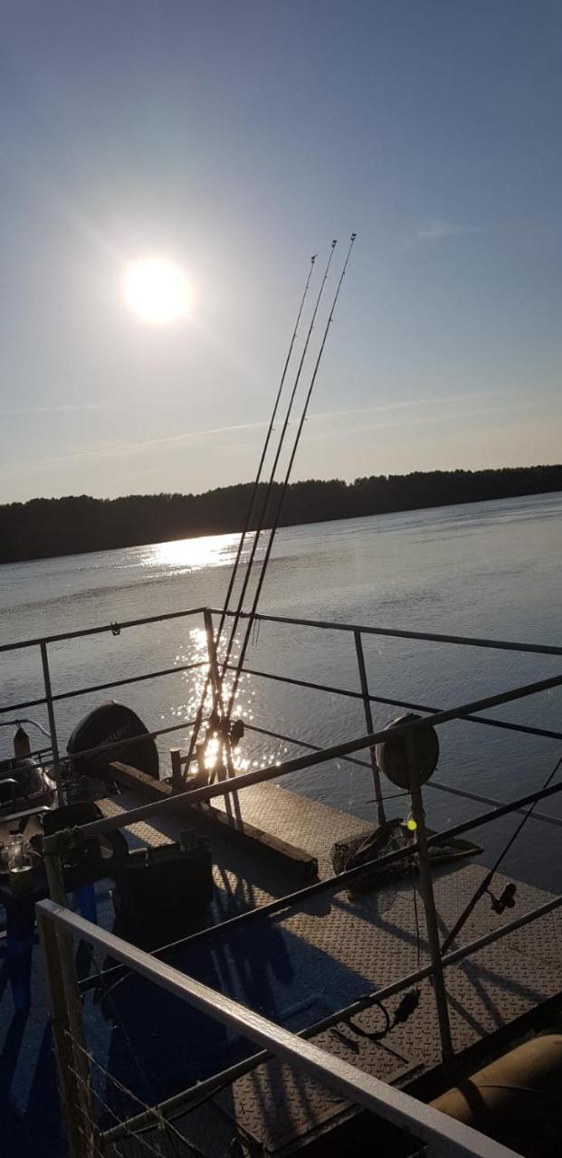 Delta Pontoon Hotel Mahmudia Eksteriør billede