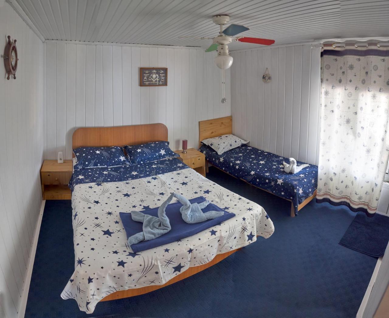 Delta Pontoon Hotel Mahmudia Eksteriør billede